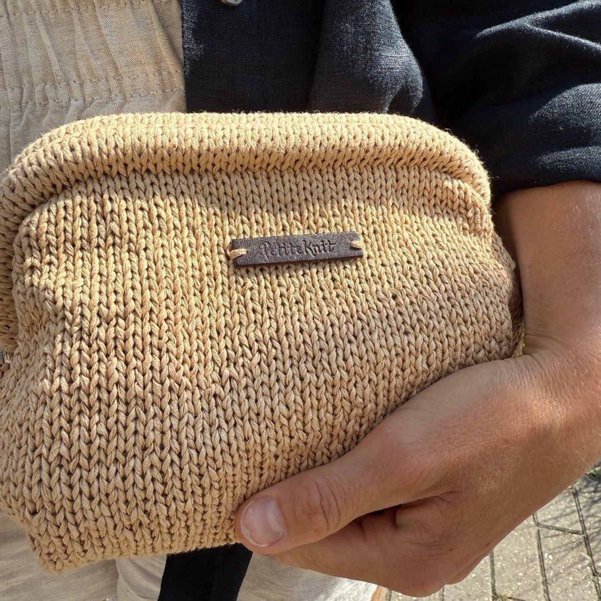 PetiteKnit - lærlabel mørkebrun - PetiteKnit