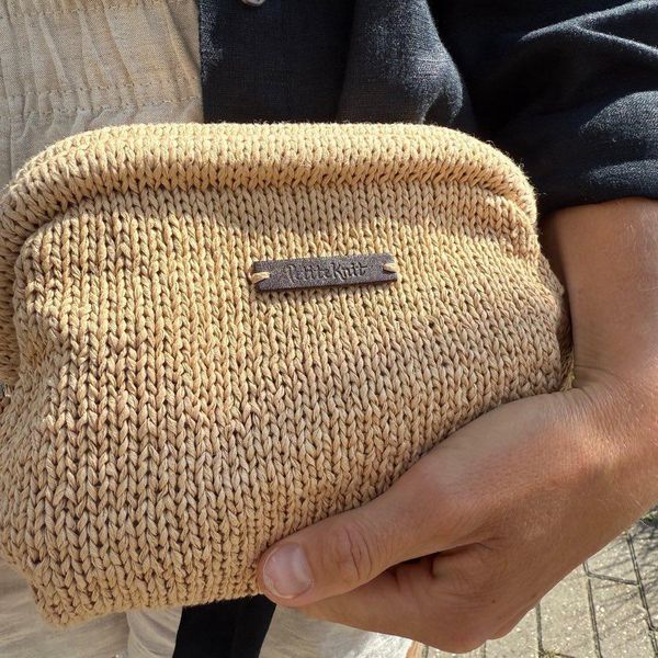 Hovedbilde PetiteKnit - lærlabel mørkebrun - PetiteKnit