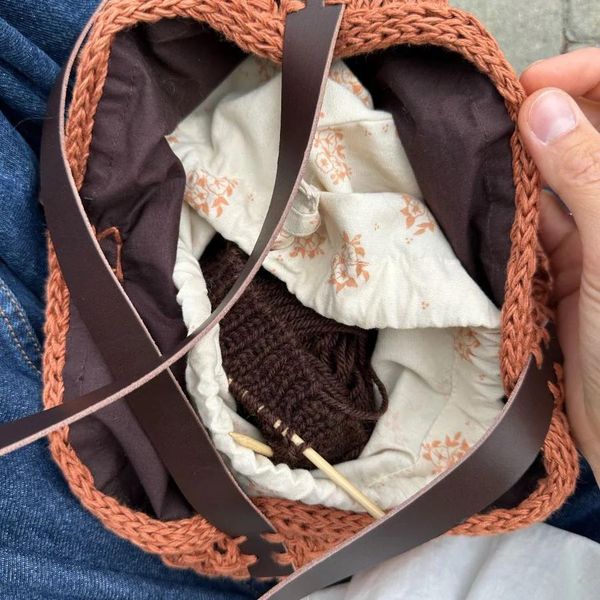 Hovedbilde For til veske 68 cm-rund bunn-brun- PetiteKnit